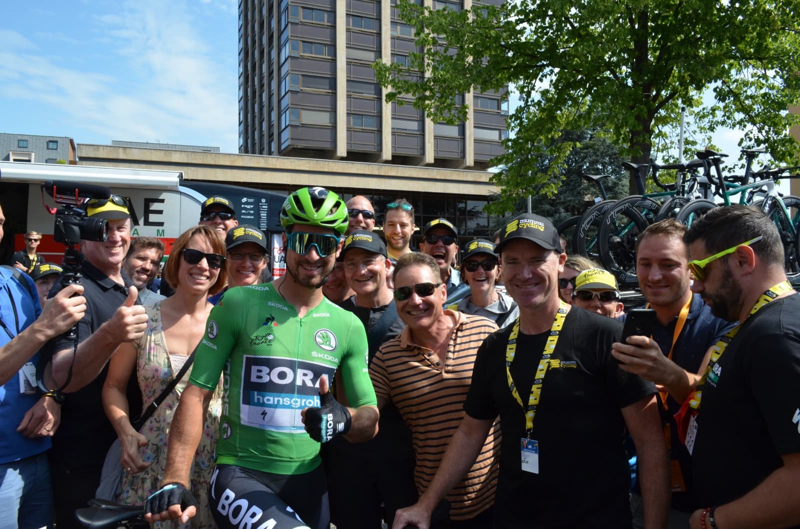 Mummu Cycling meet Peter Sagan in the Departure Village 