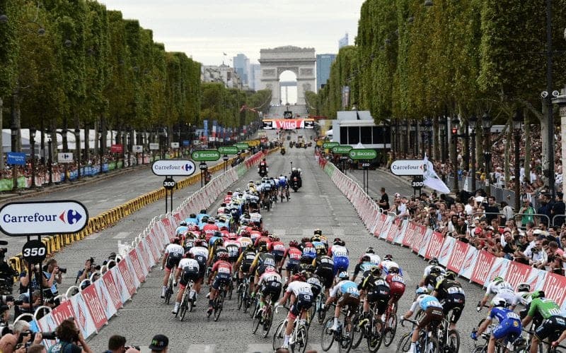 Peloton on Champs-Élysées, Tour de France finale