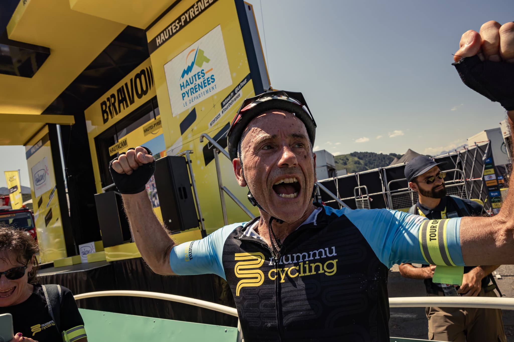 Mummu Cycling guest celebrates at Tour de France Hautacam stage finish